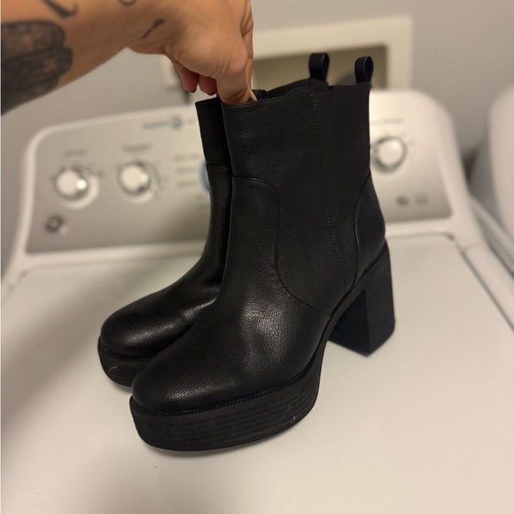 Zodiac Black Ankle Booties - Picture 3 of 6